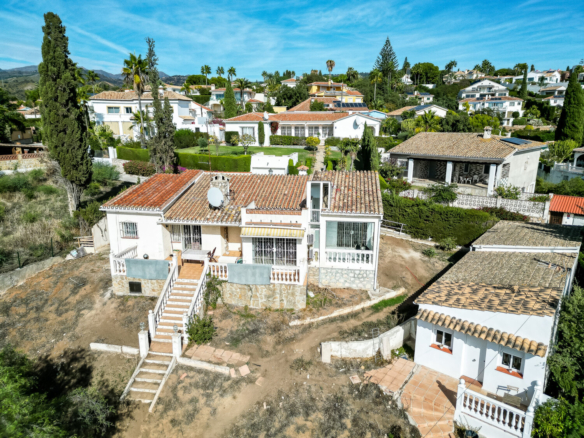 Chalet para reformar en Elviria, Marbella