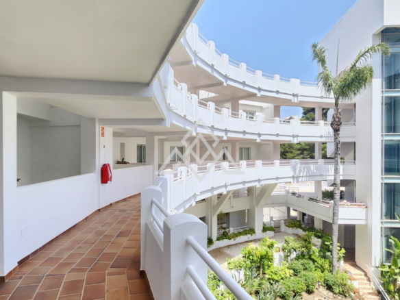 Stunning Renovated Penthouse with Panoramic Sea Views in Fuengirola
