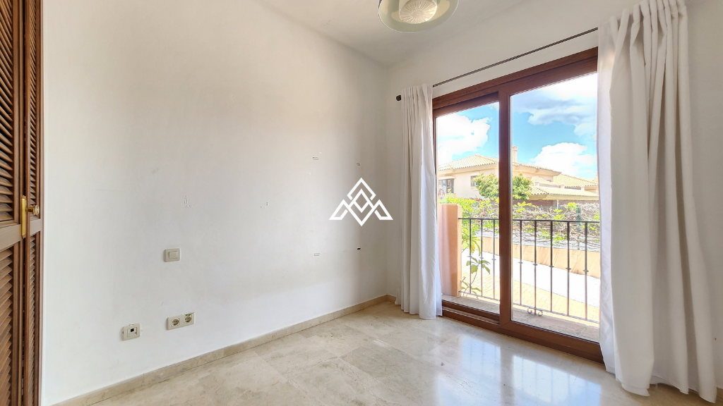 Spacious 4-Story Townhouse with Sea Views in Riviera del Sol, Mijas