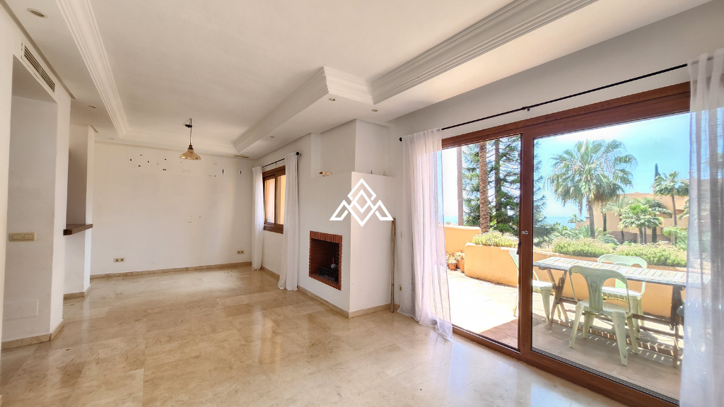 Spacious 4-Story Townhouse with Sea Views in Riviera del Sol, Mijas