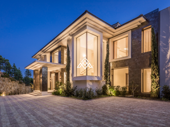 Breathtaking 9-Bedroom Luxury Villa for Sale in La Reserva del Alcuzcuz, Benahavís