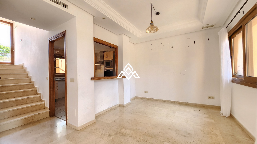 Spacious 4-Story Townhouse with Sea Views in Riviera del Sol, Mijas