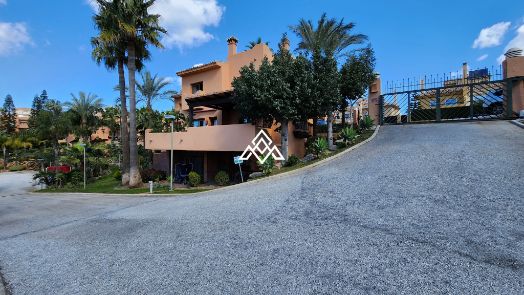 Spacious 4-Story Townhouse with Sea Views in Riviera del Sol, Mijas