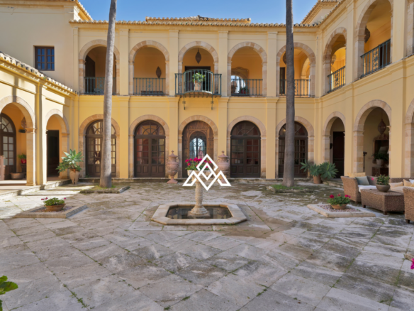 La Madrugada – Exclusive Andalusian Estate in Estepona with Sea & Mountain Views