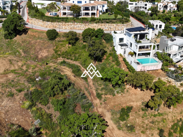 Plot with Views in La Mairena, Marbella