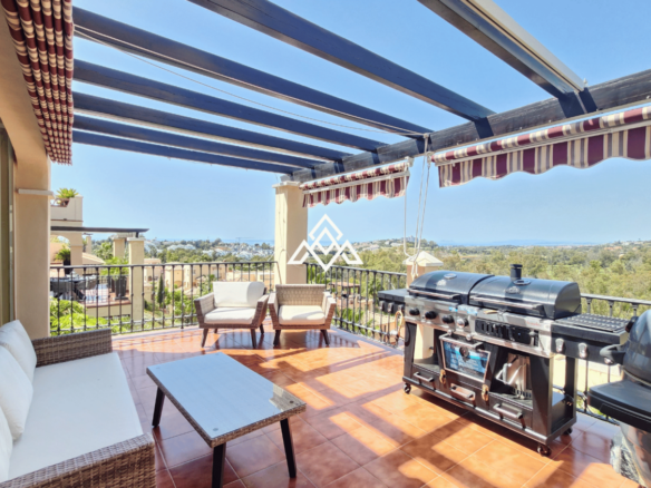 Spectacular Duplex Penthouse with Panoramic Sea Views in El Paraíso, Estepona