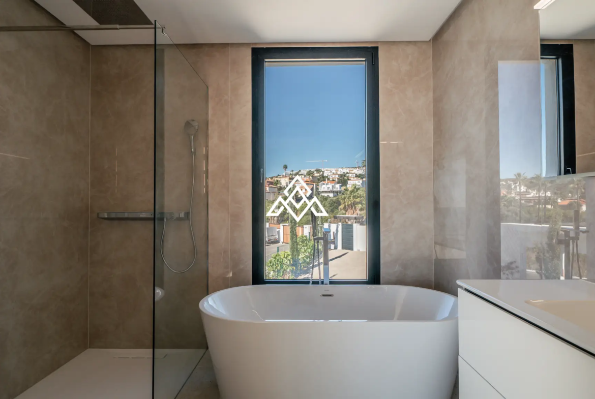 La Alcaidesa Villa with panoramic sea views, two private pools and luxury architecture