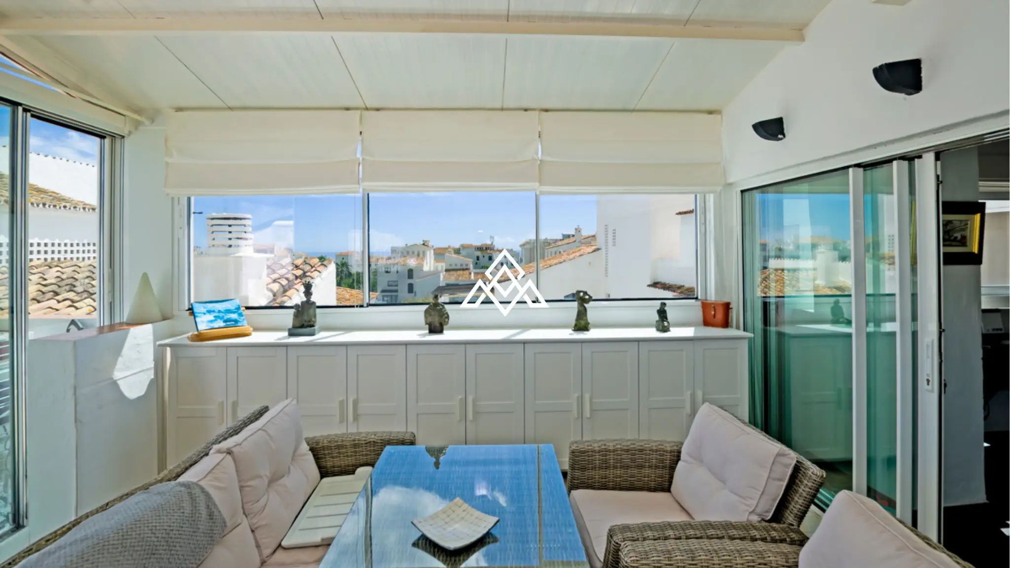 Penthouse Puerto Banus – Sun-Filled Terrace and Open Views