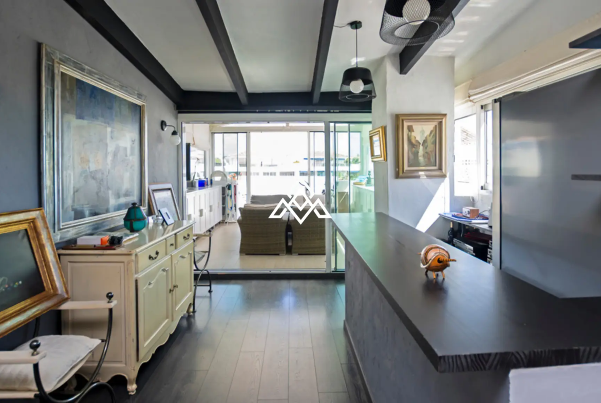 Penthouse Puerto Banus – Sun-Filled Terrace and Open Views