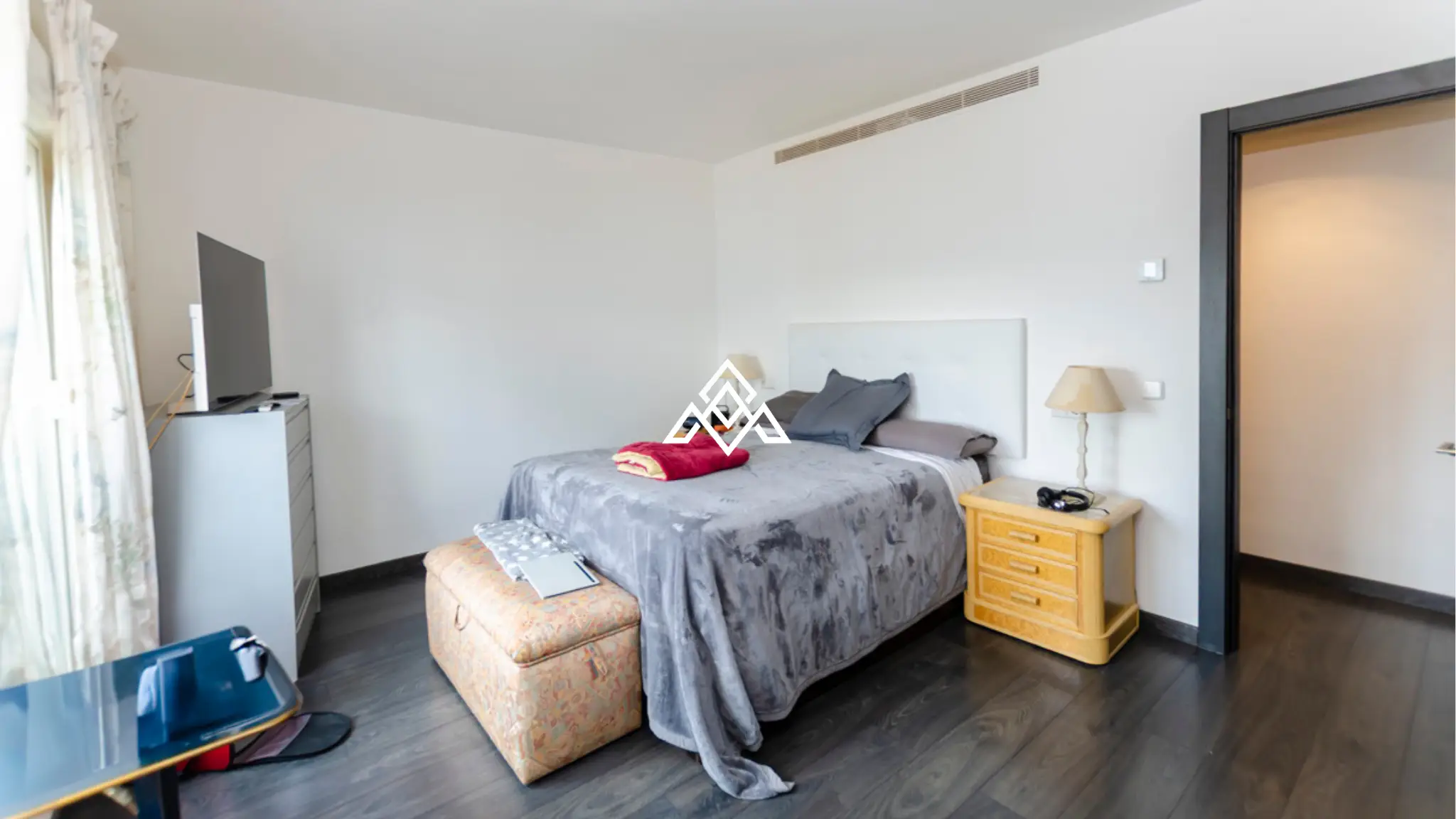 Penthouse Puerto Banus – Sun-Filled Terrace and Open Views