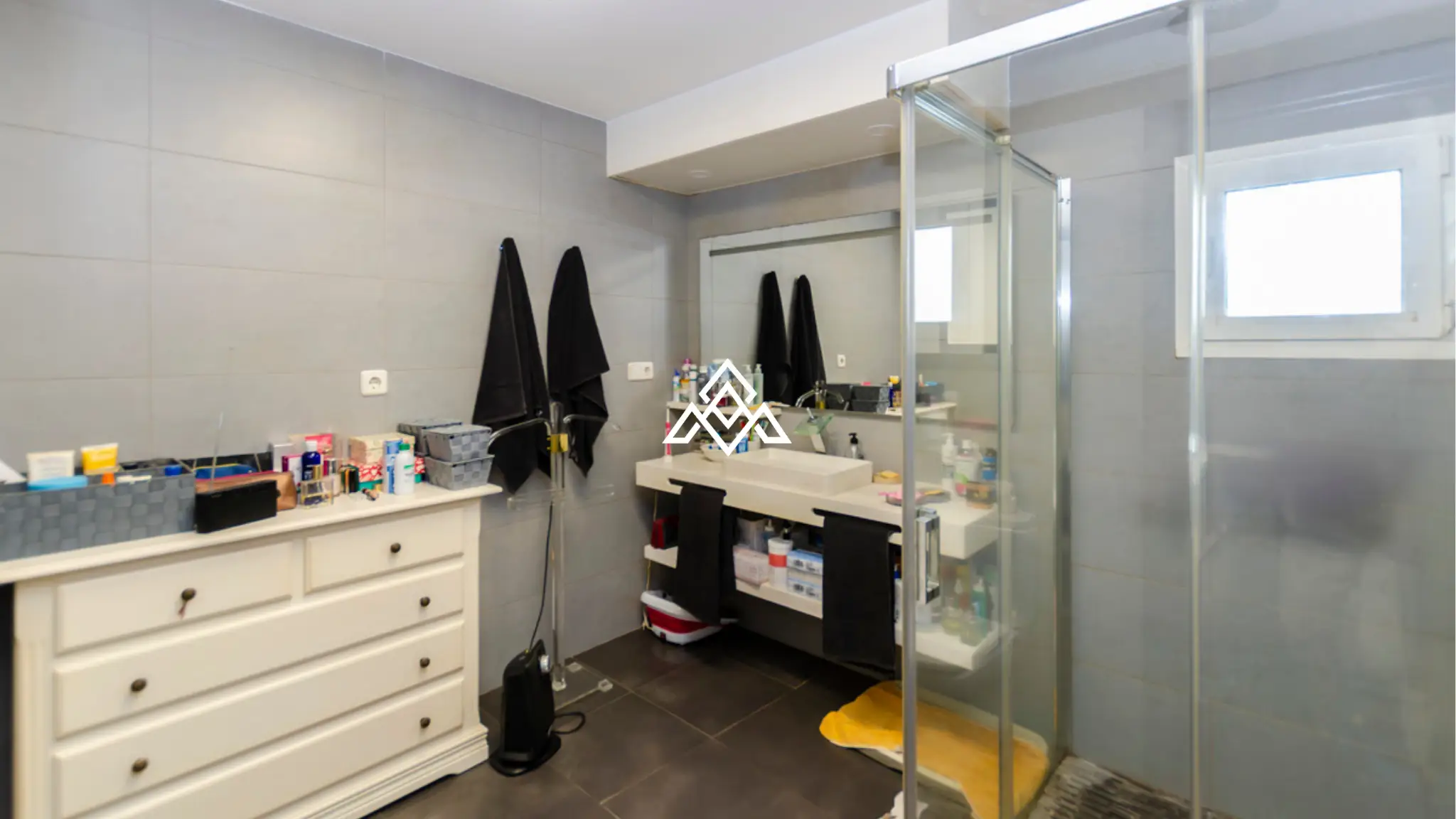 Penthouse Puerto Banus – Sun-Filled Terrace and Open Views
