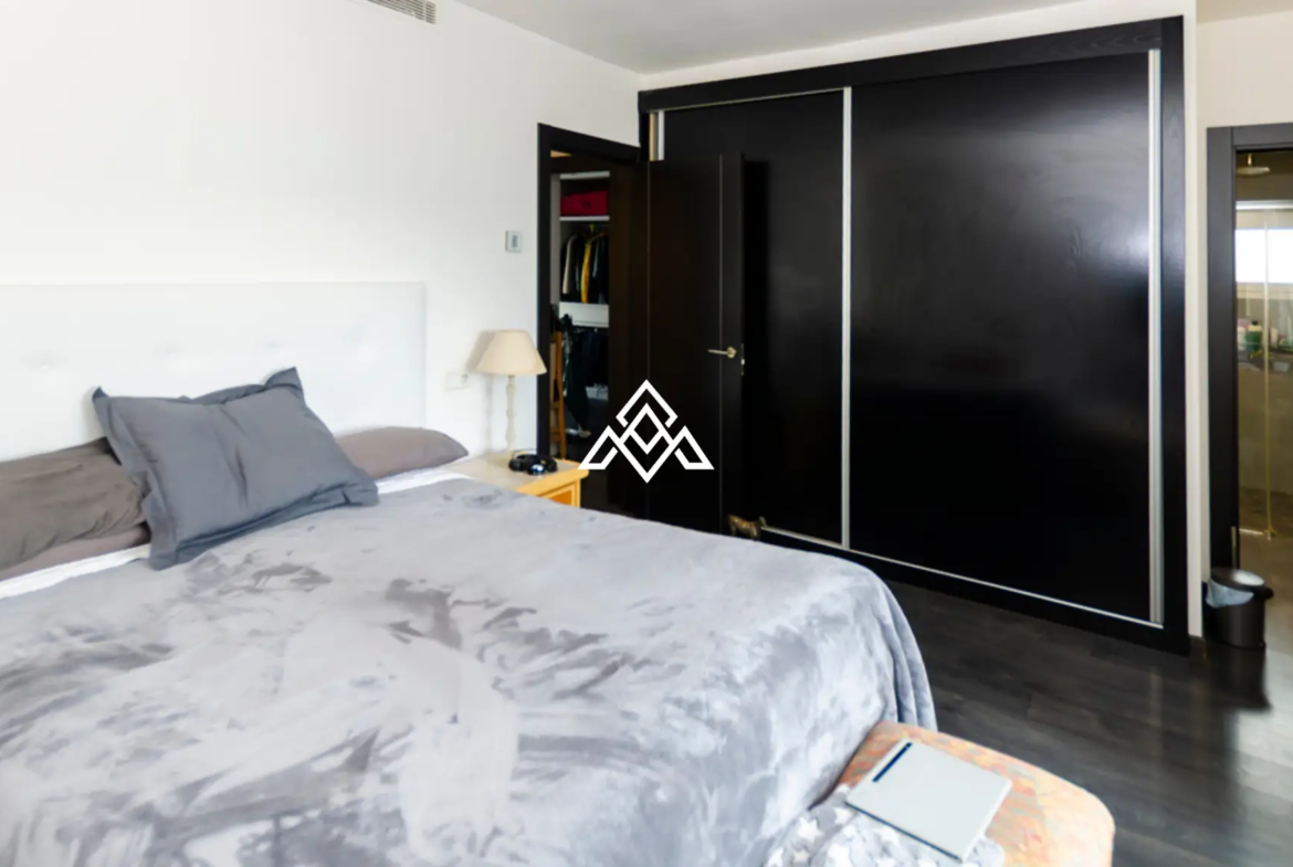 Penthouse Puerto Banus – Sun-Filled Terrace and Open Views