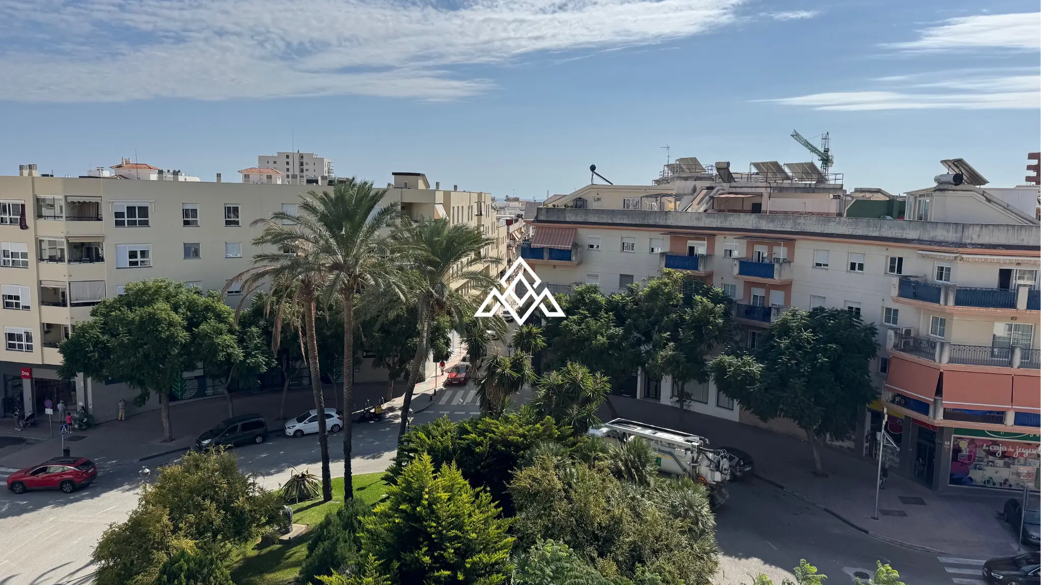 MPO-0586 Penthouse Estepona – Terrace and Solarium with City Views