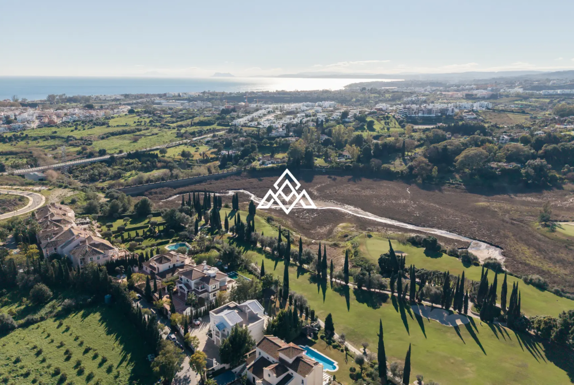 Golf Villa Los Flamingos – Contemporary Frontline Golf Home