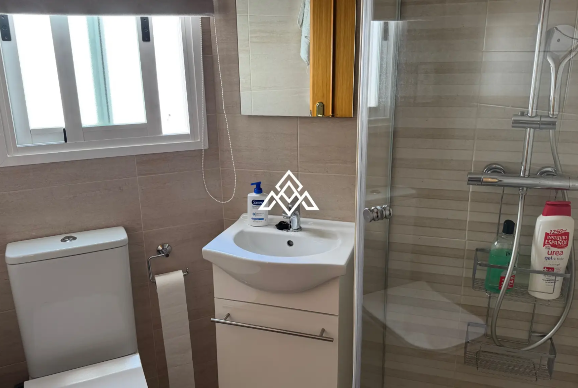 Penthouse Estepona – Terrace and Solarium with City Views