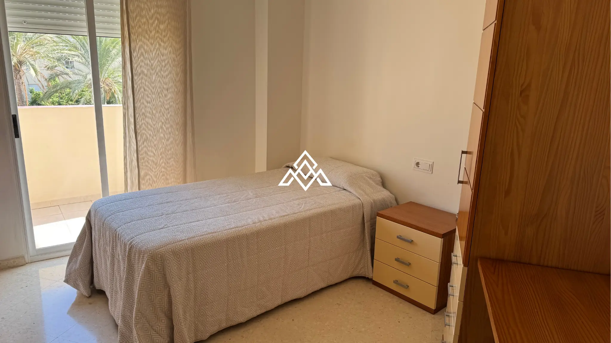 MPO-0586 Penthouse Estepona – Terrace and Solarium with City Views