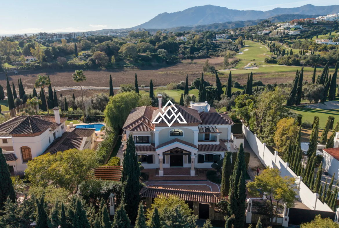 Golf Villa Los Flamingos – Contemporary Frontline Golf Home