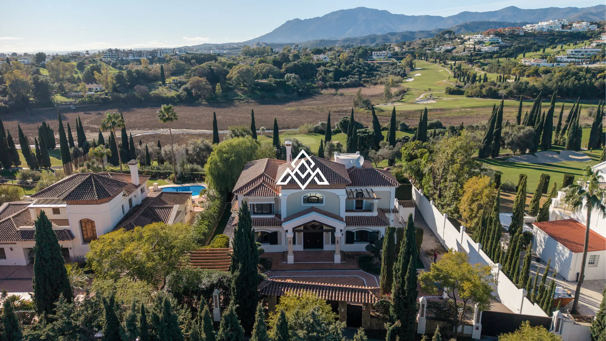 MPA-0099 Golf Villa Los Flamingos – Contemporary Frontline Golf Home