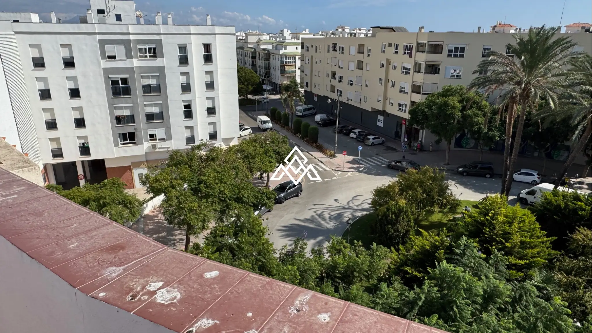 MPO-0586 Penthouse Estepona – Terrace and Solarium with City Views