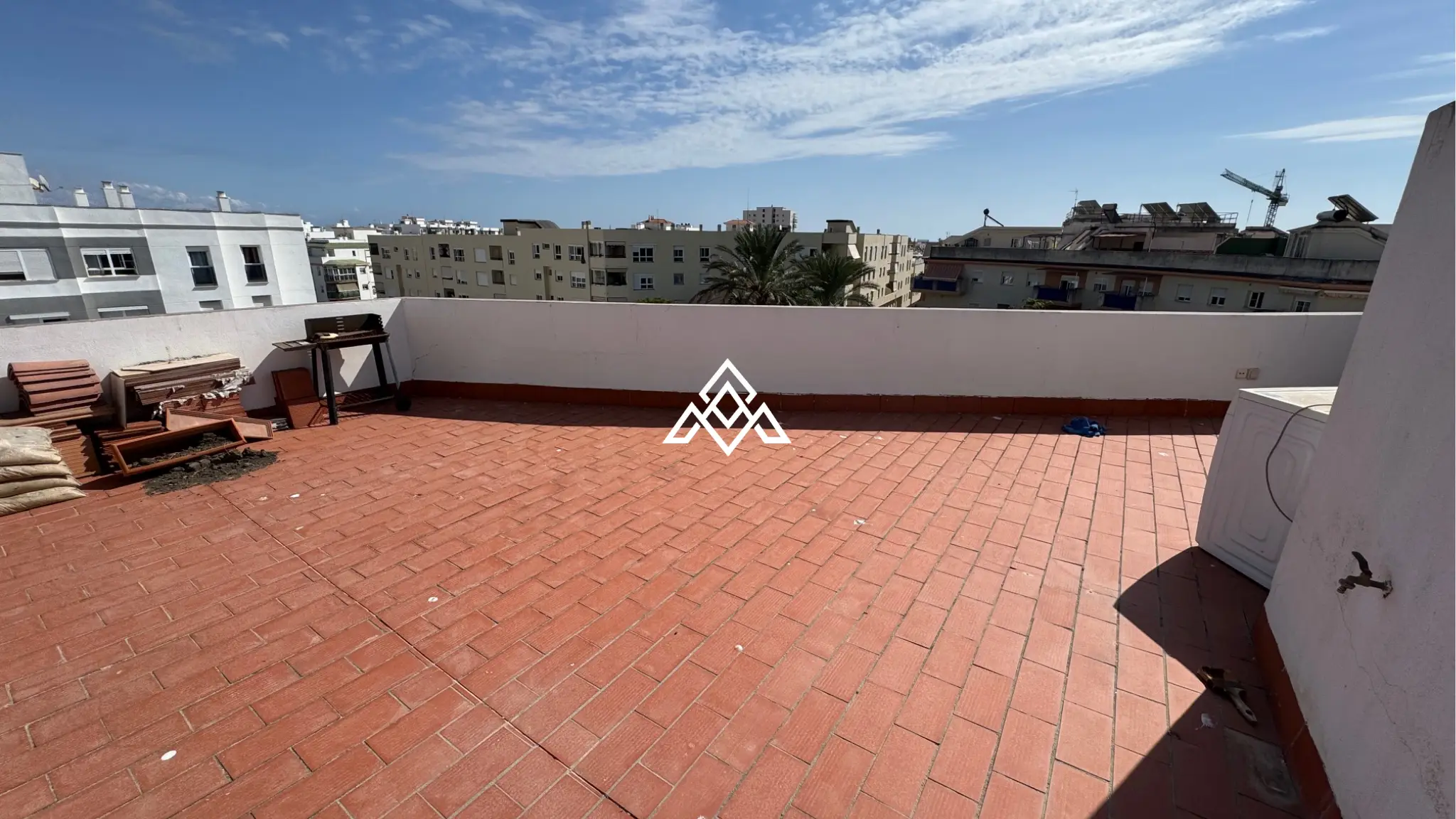 MPO-0586 Penthouse Estepona – Terrace and Solarium with City Views