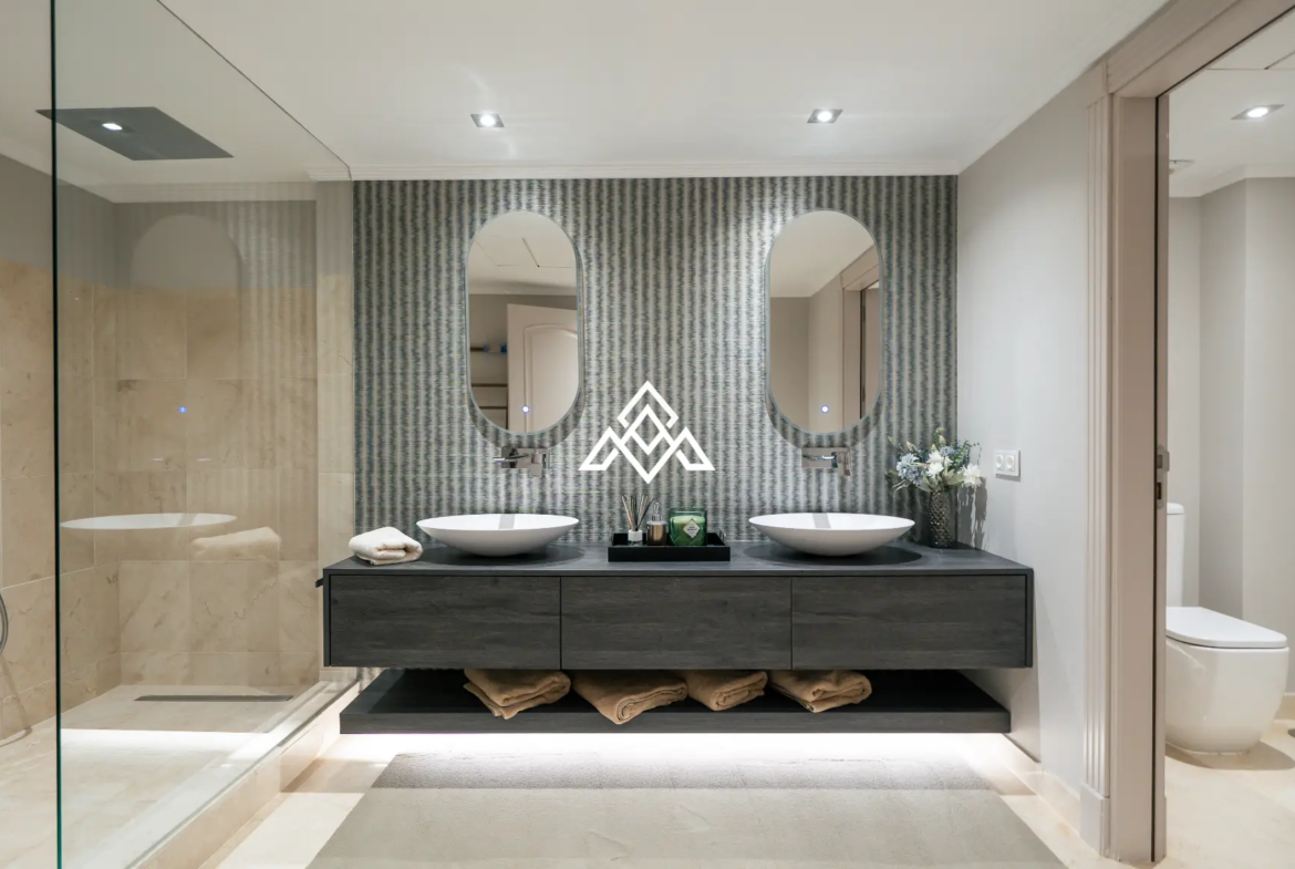 Golf Villa Los Flamingos – Contemporary Frontline Golf Home