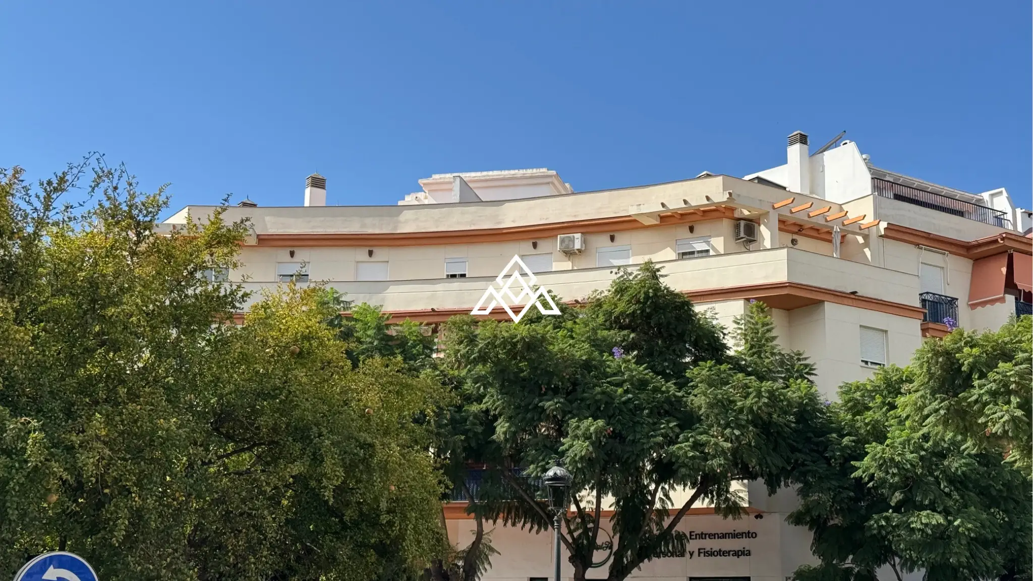MPO-0586 Penthouse Estepona – Terrace and Solarium with City Views