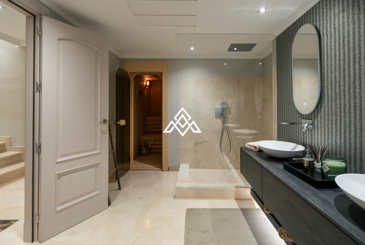 Golf Villa Los Flamingos – Contemporary Frontline Golf Home