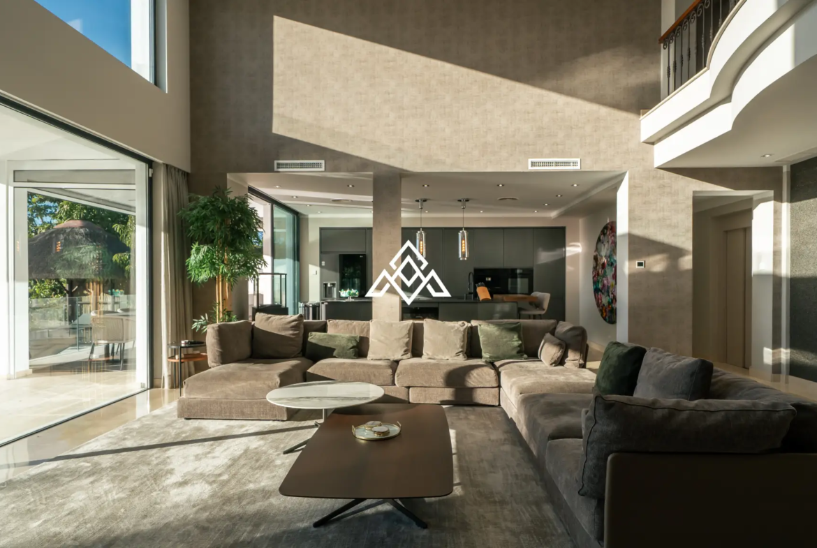 Golf Villa Los Flamingos – Contemporary Frontline Golf Home