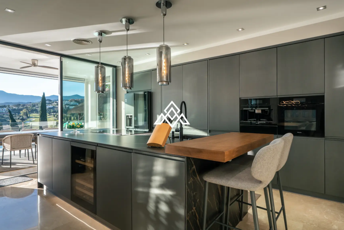 Golf Villa Los Flamingos – Contemporary Frontline Golf Home