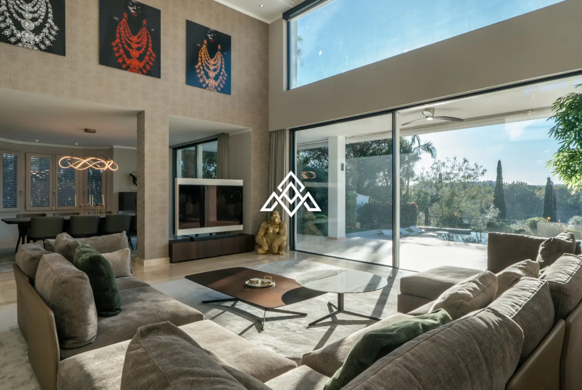 Golf Villa Los Flamingos – Contemporary Frontline Golf Home