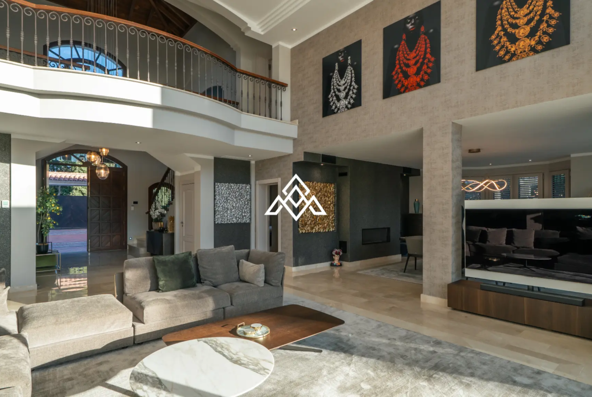 Golf Villa Los Flamingos – Contemporary Frontline Golf Home