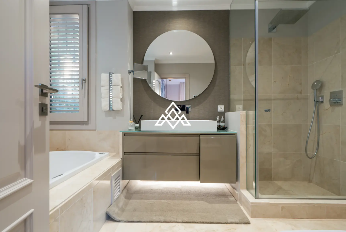Golf Villa Los Flamingos – Contemporary Frontline Golf Home