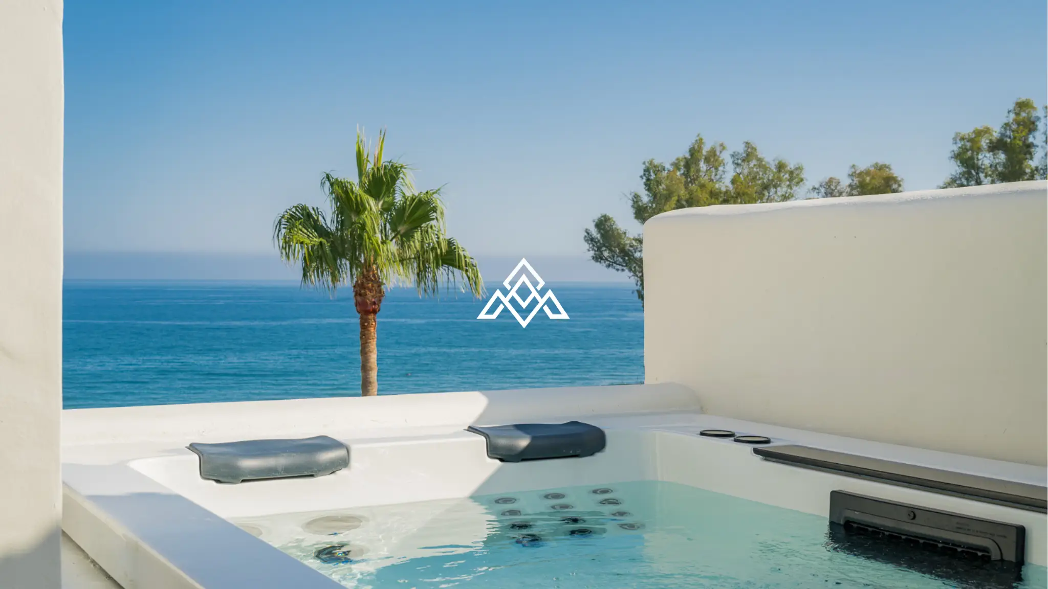 Frontline Beach Apartment Estepona – Large Terrace with Sea Views