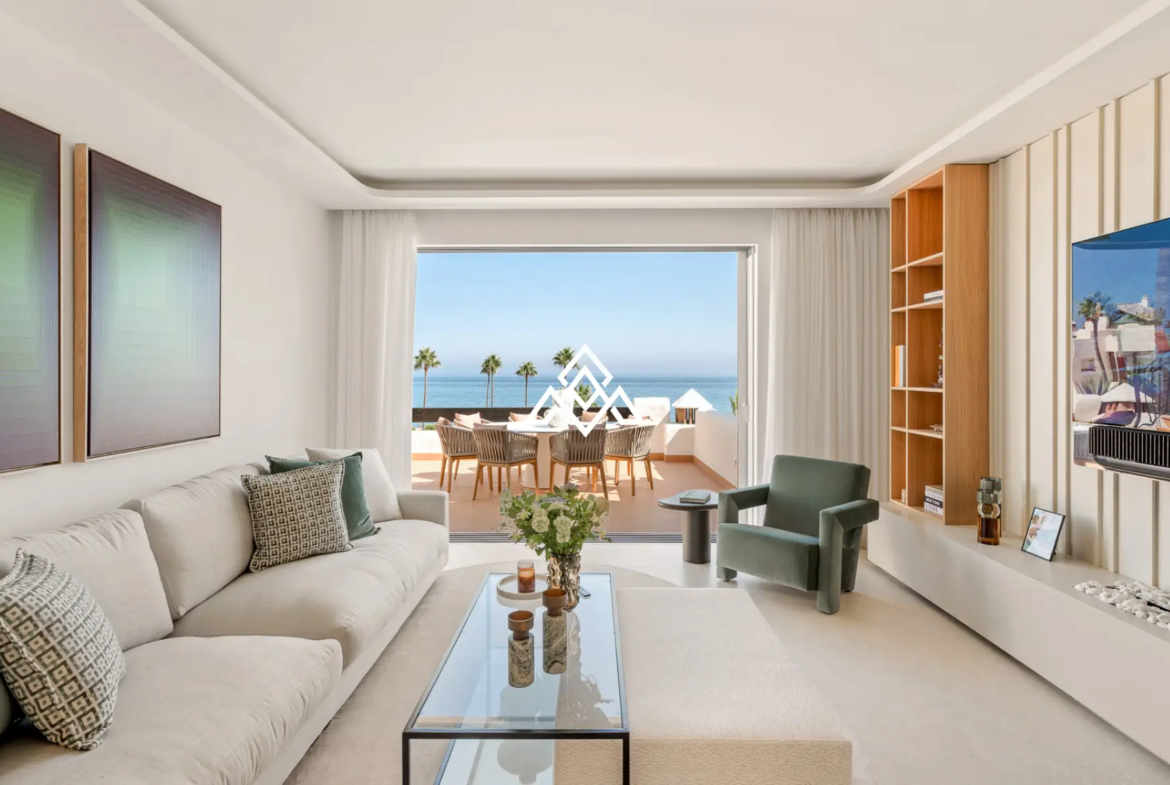 Frontline Beach Apartment Estepona – Large Terrace with Sea Views