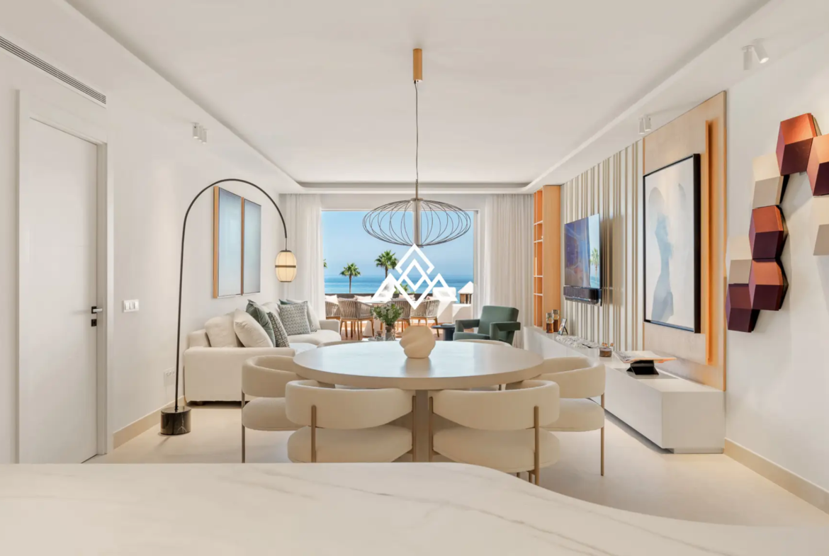 Frontline Beach Apartment Estepona – Large Terrace with Sea Views