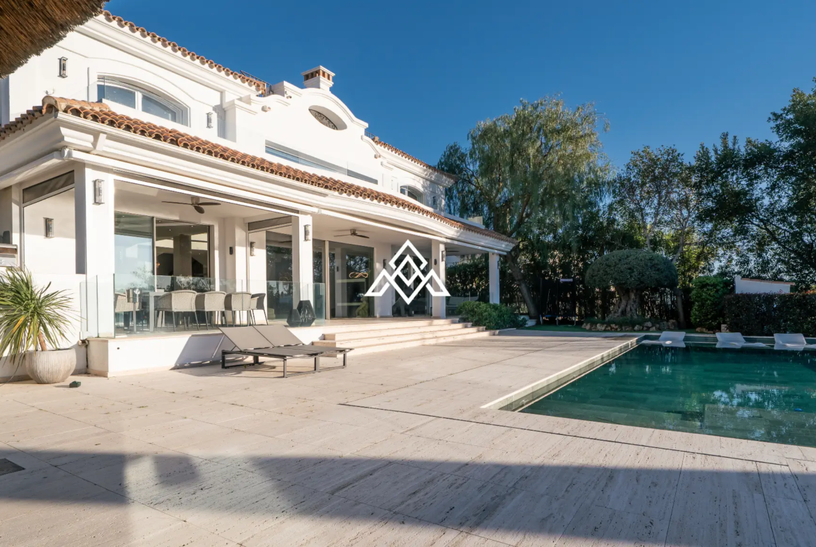 Golf Villa Los Flamingos – Contemporary Frontline Golf Home