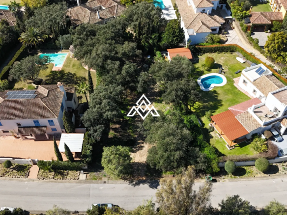 Urban Plot Sotogrande – Flat 1,030 m² Plot in Sotogrande Alto