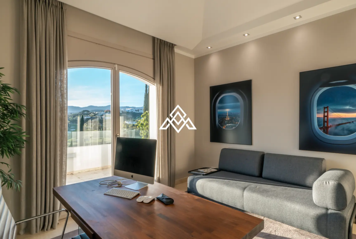 Golf Villa Los Flamingos – Contemporary Frontline Golf Home