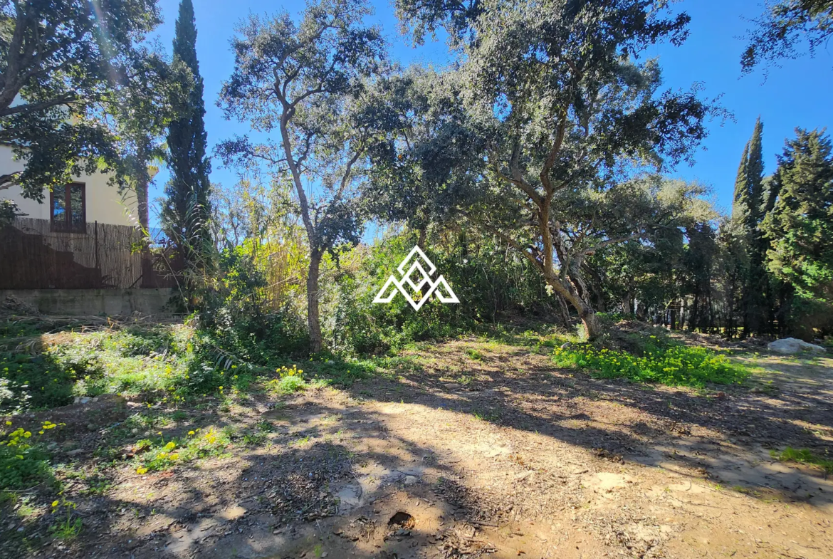Urban Plot Sotogrande – Flat 1,030 m² Plot in Sotogrande Alto