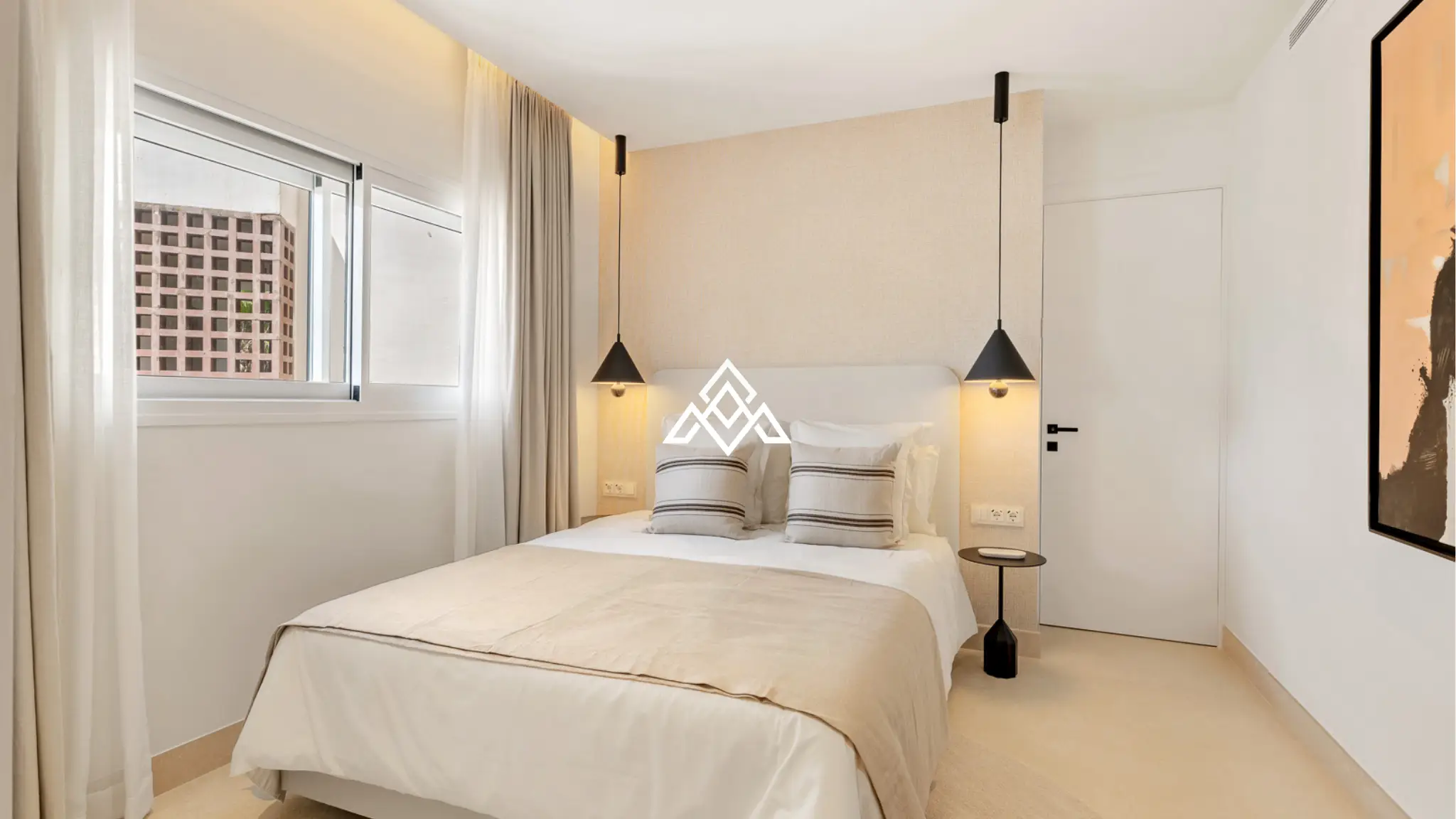 Frontline Beach Apartment Estepona – Large Terrace with Sea Views