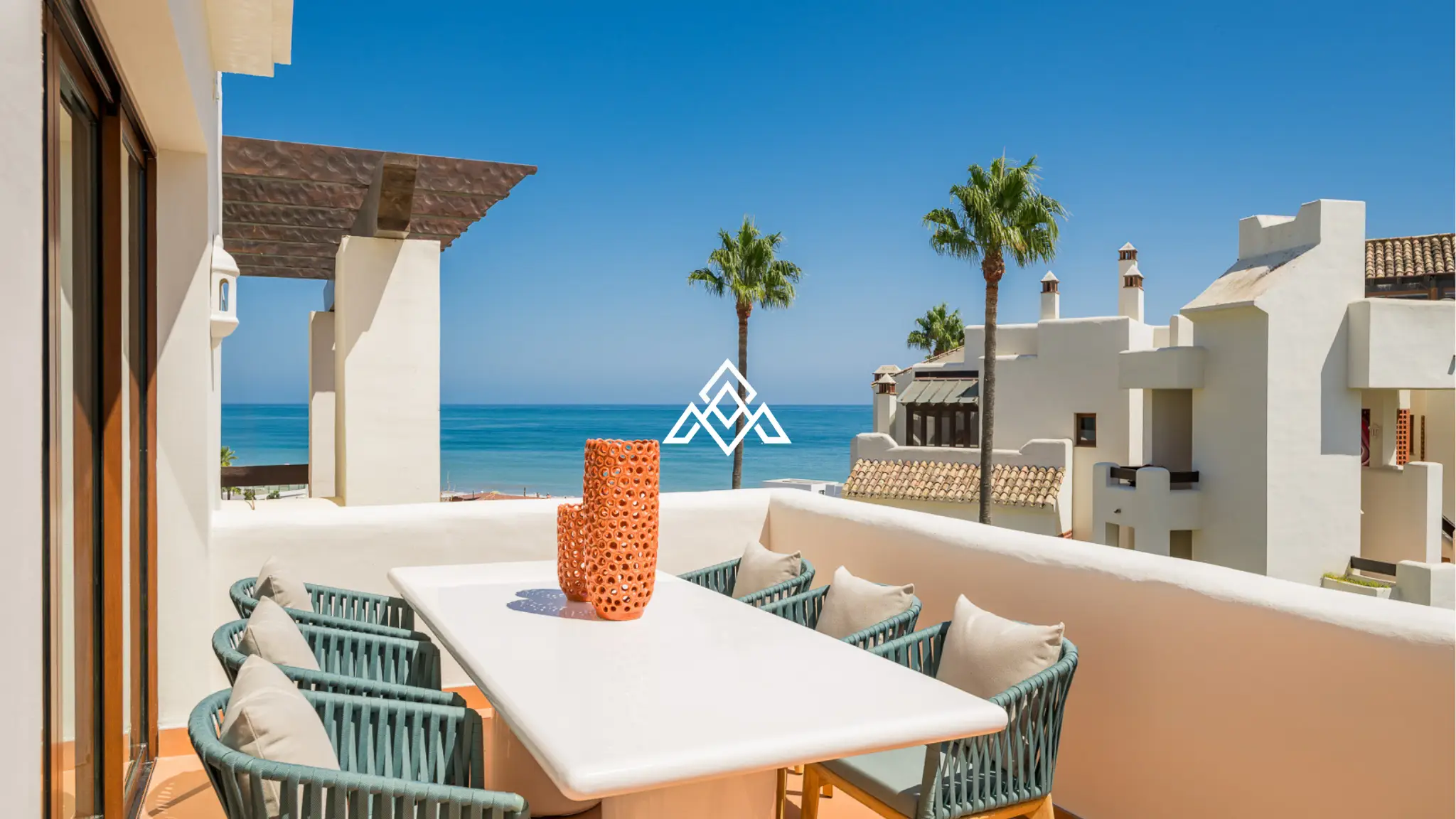 Beachfront Penthouse Bahia – Rooftop Terrace with Mediterranean Views