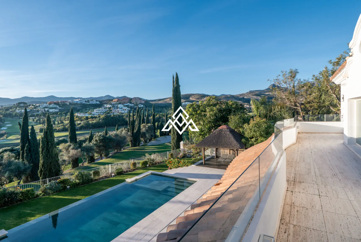 Golf Villa Los Flamingos – Contemporary Frontline Golf Home