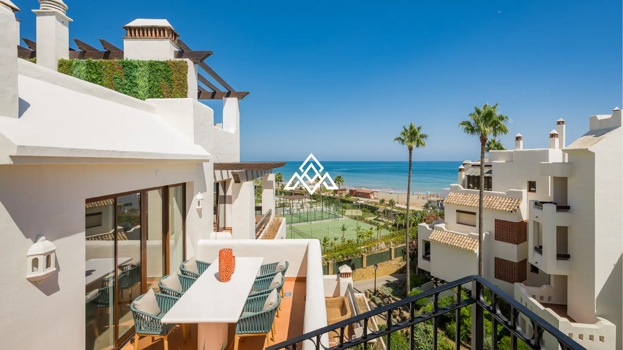 Beachfront Penthouse Bahia – Rooftop Terrace with Mediterranean Views