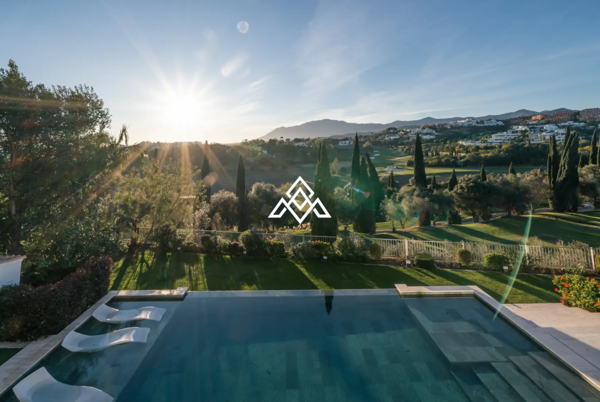 Golf Villa Los Flamingos – Contemporary Frontline Golf Home
