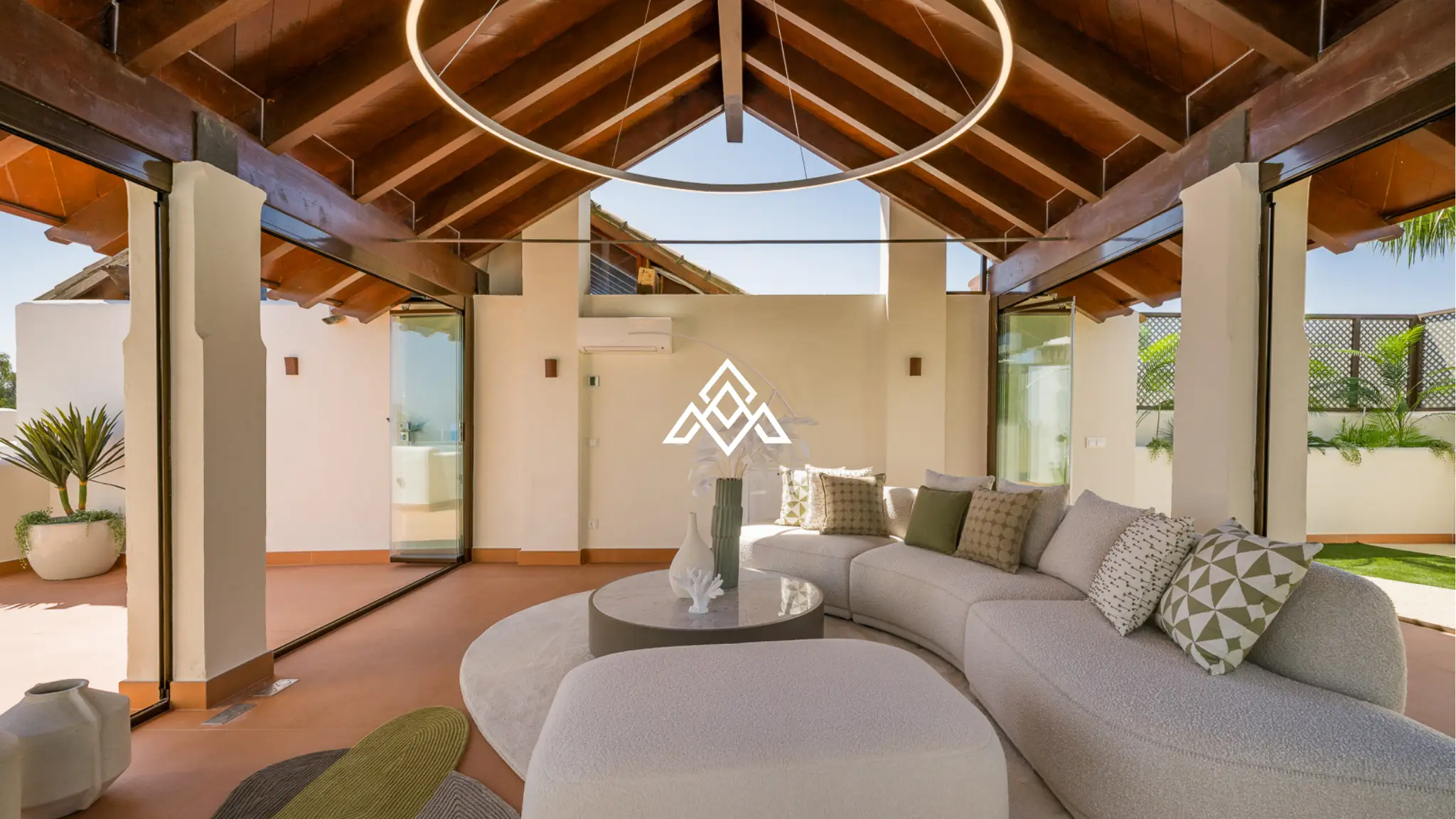 Beachfront Penthouse Bahia – Rooftop Terrace with Mediterranean Views