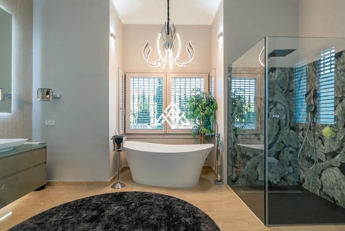 Golf Villa Los Flamingos – Contemporary Frontline Golf Home