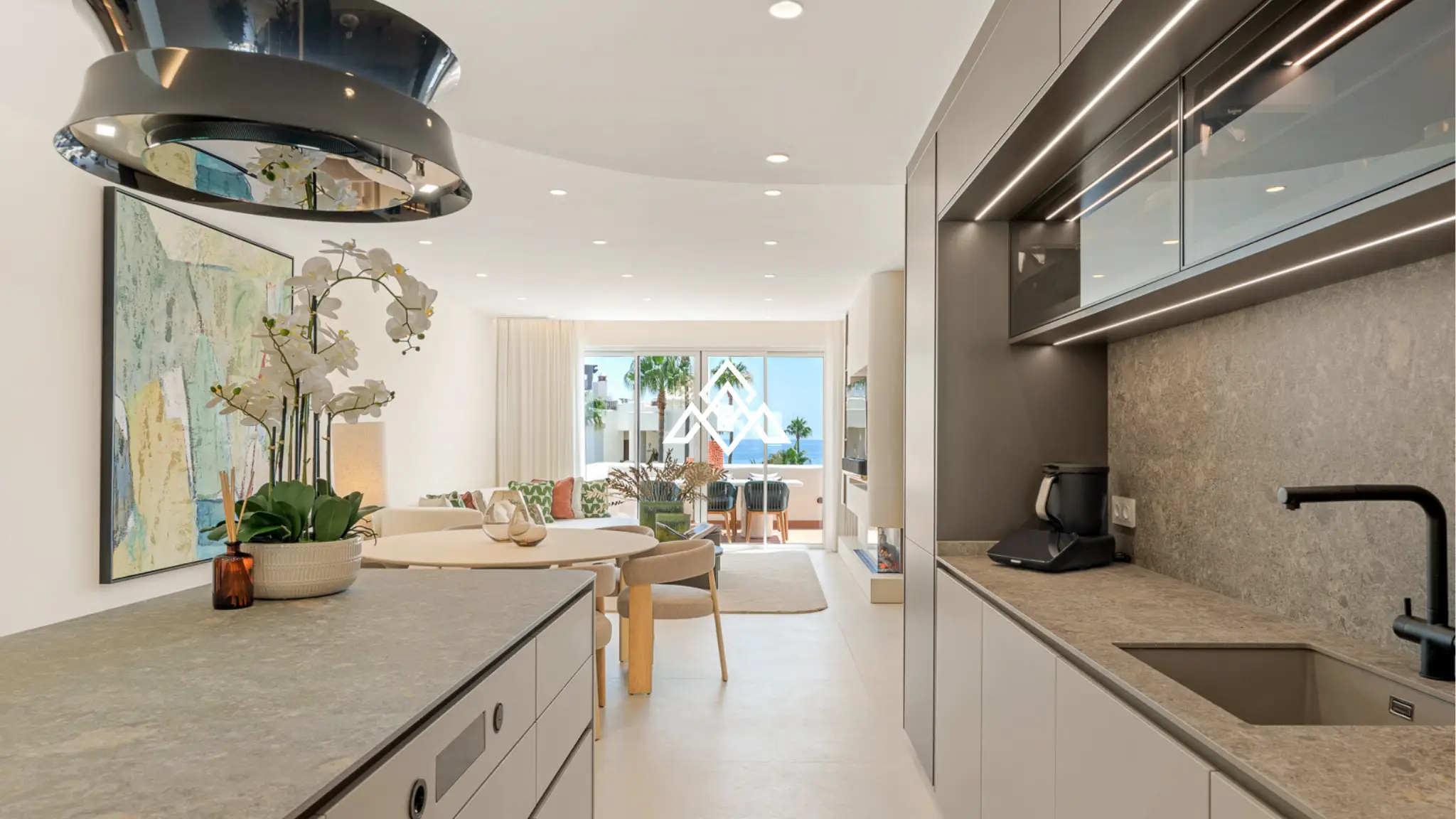 Beachfront Penthouse Bahia – Rooftop Terrace with Mediterranean Views