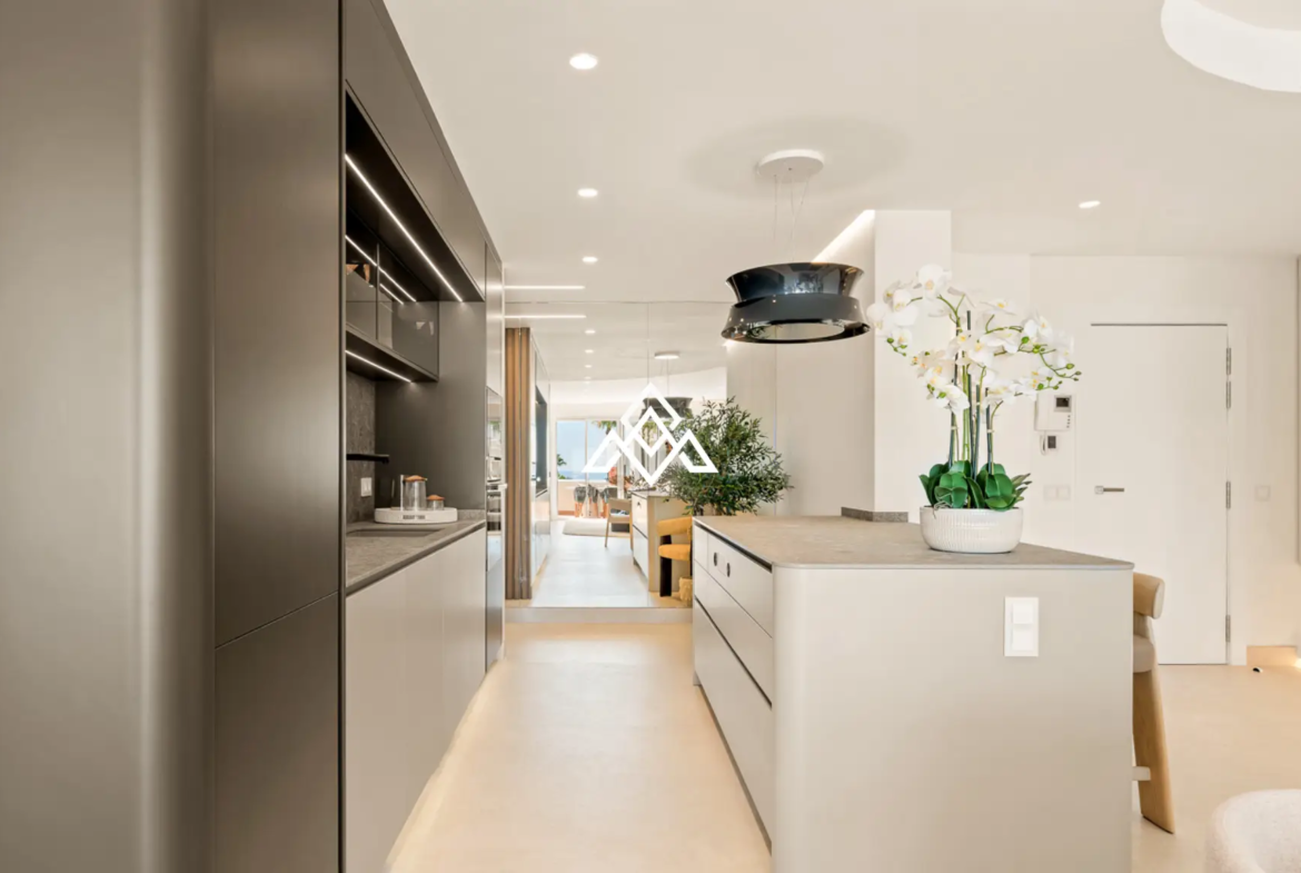 Beachfront Penthouse Bahia – Rooftop Terrace with Mediterranean Views