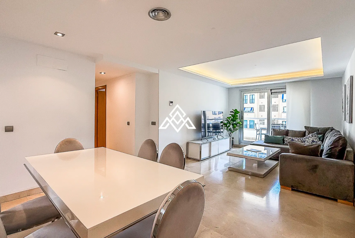San Pedro penthouse duplex with solarium, terrace, and partial sea views near the boulevard