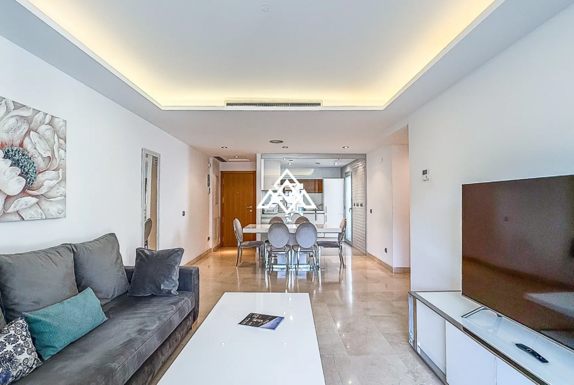 San Pedro penthouse duplex with solarium, terrace, and partial sea views near the boulevard